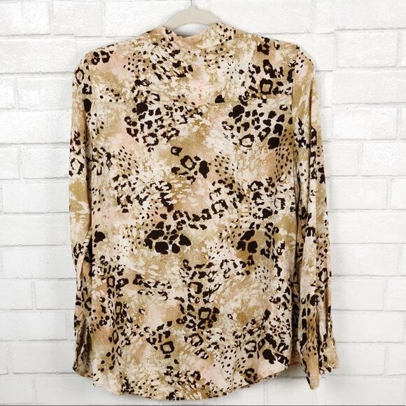 White Stag Animal Print Long Roll Tab Sleeve Button Down Blouse Tan Size Medium - Picture 3 of 8